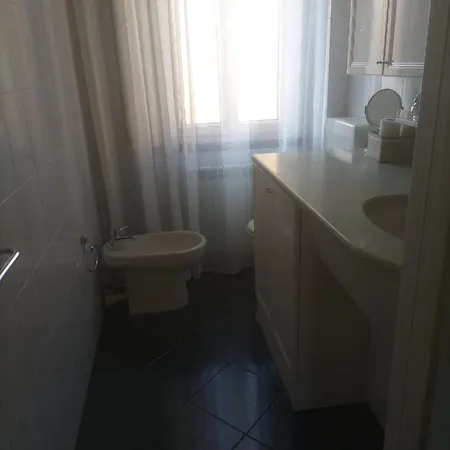 Il Viaggiante Mare 350 M - Quadrilocale - Centro Commerciale - Universita -porto Costa Crociere E Corsica Ferries Σαβόνα